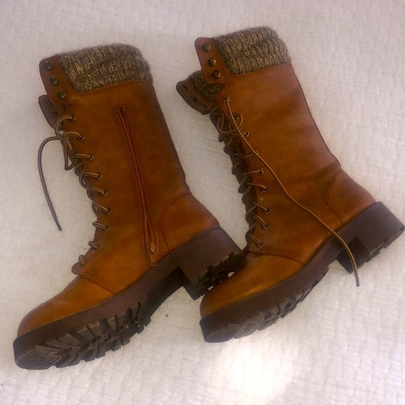 Boots - Picture 3 of 4